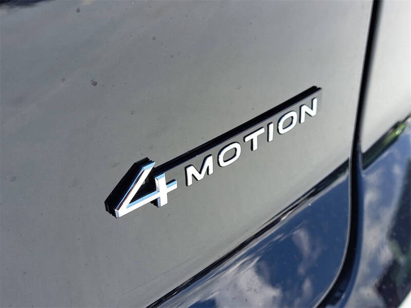 2026 Volkswagen Atlas Cross Sport SEL R-Line Black 4Motion