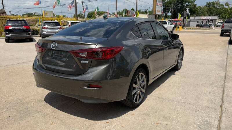 2018 Mazda MAZDA3 Touring