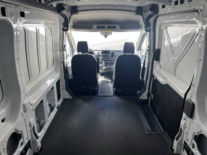 2024 Ford Transit 250