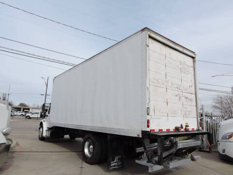 2012 Freightliner M2 106