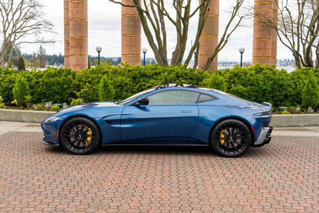 2022 Aston Martin Vantage