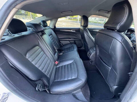 2017 Ford Fusion SE