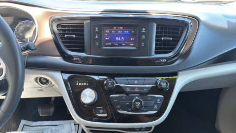 2017 Chrysler Pacifica LX
