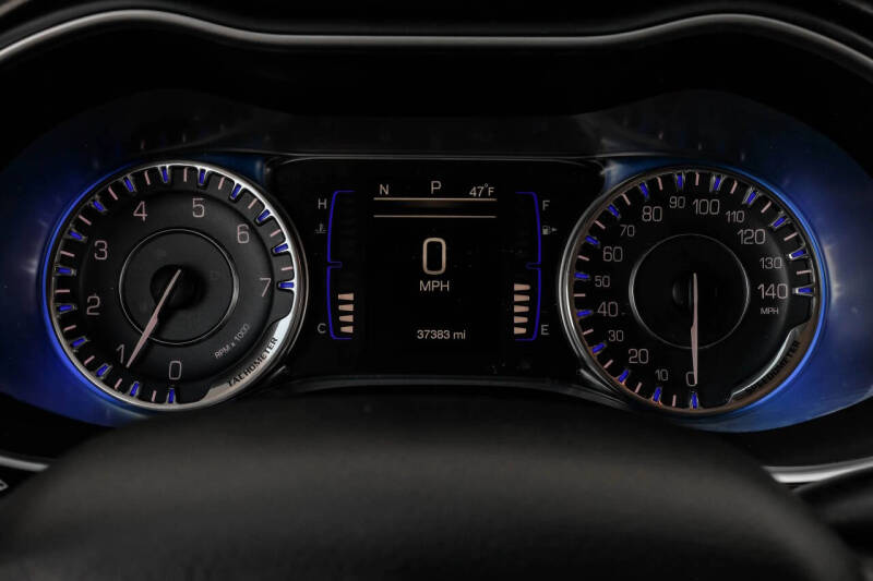 2017 Chrysler 200 Limited Platinum