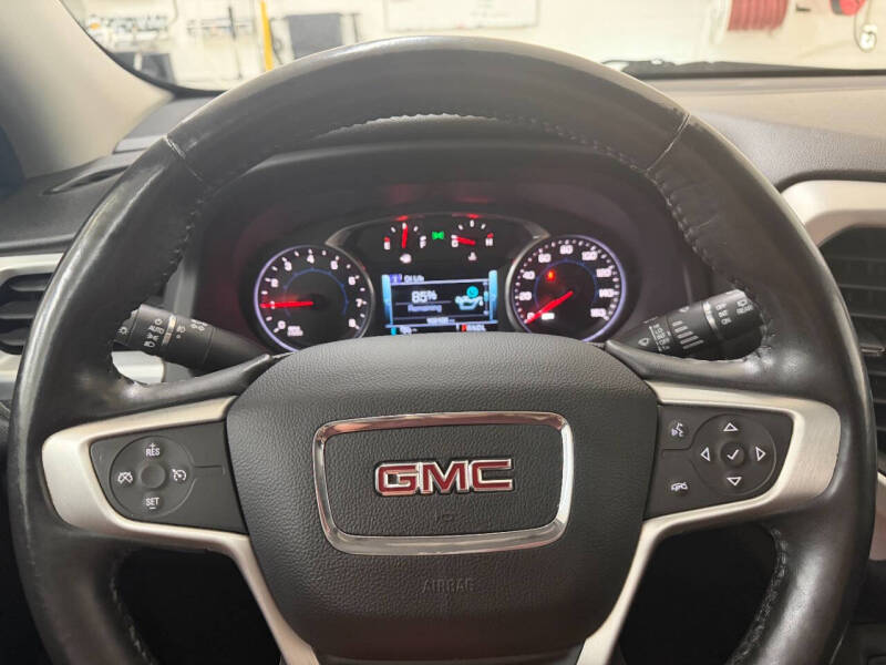 2017 GMC Acadia SLE-2