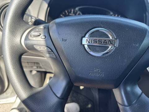 2015 Nissan Pathfinder S