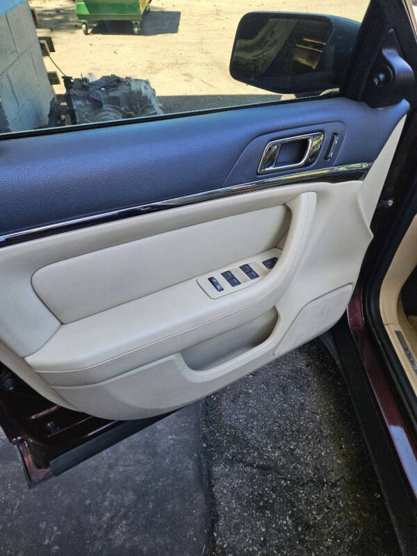 2009 Lincoln MKS