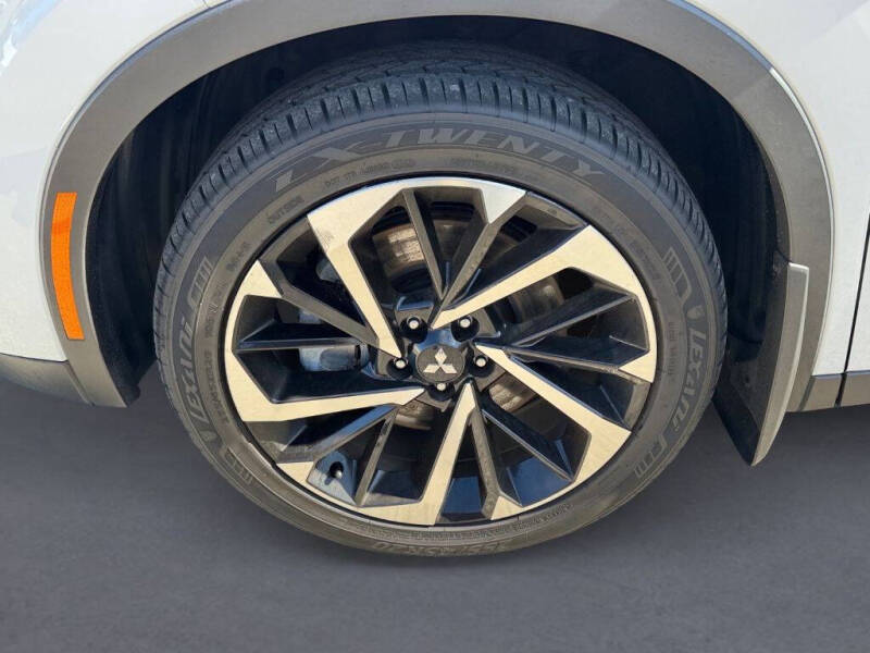 2023 Mitsubishi Outlander PHEV SE