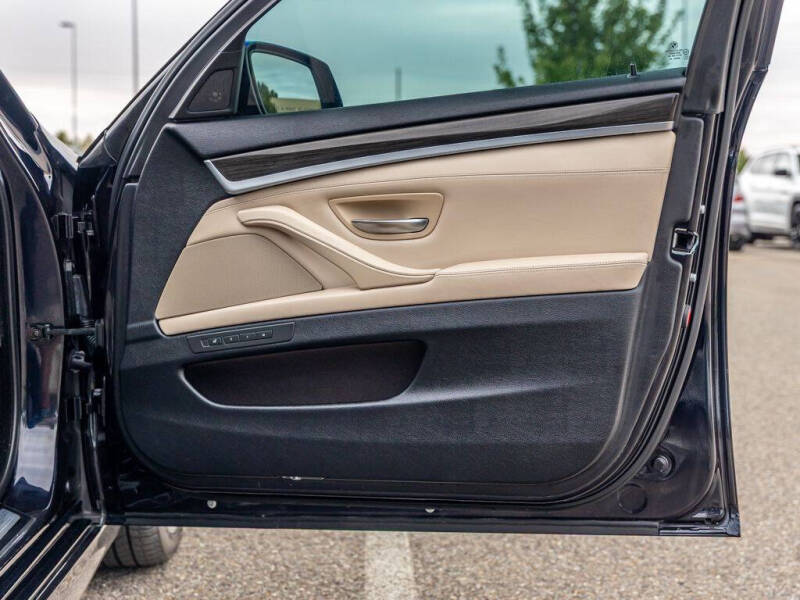 2011 BMW 5 Series 550i