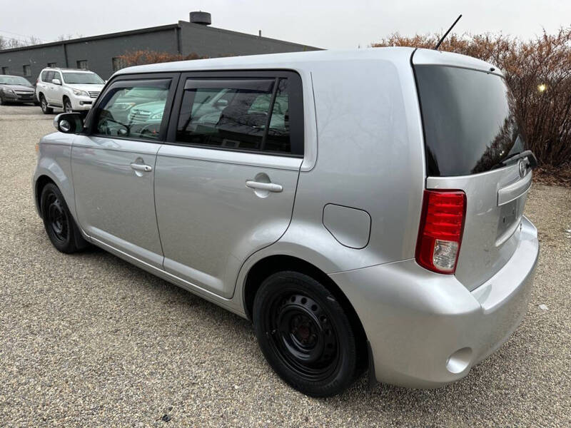 2012 Scion xB Base photo 11