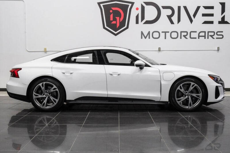 2022 Audi e-tron GT quattro Premium Plus