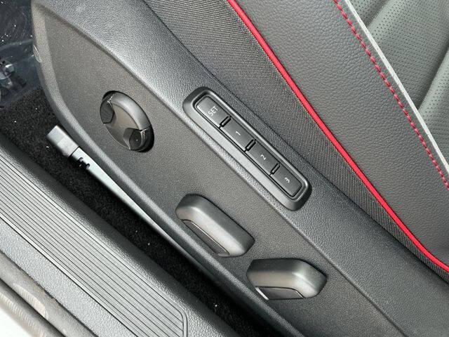 2025 Volkswagen Golf GTI Autobahn