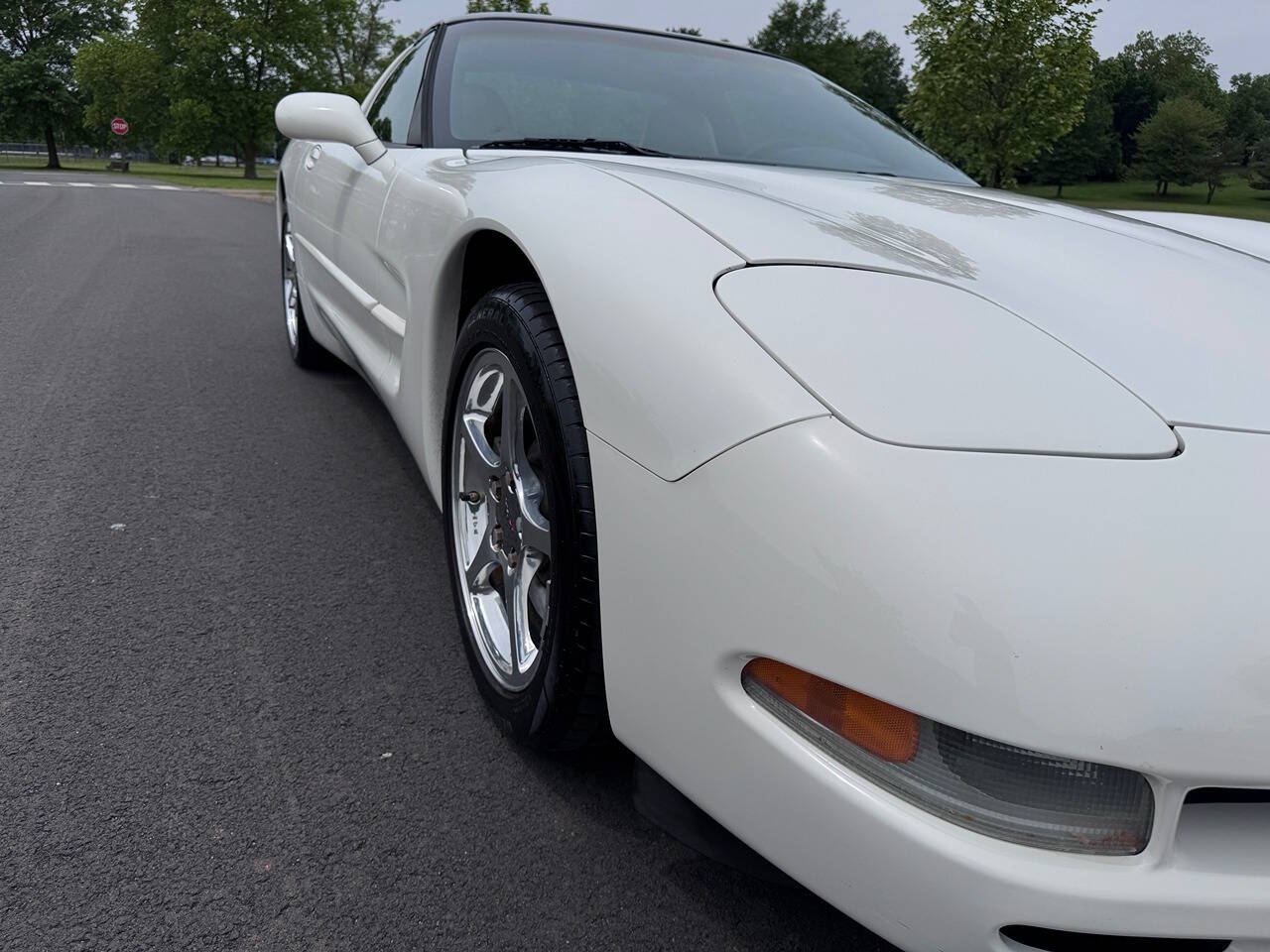 2001 Chevrolet Corvette 16