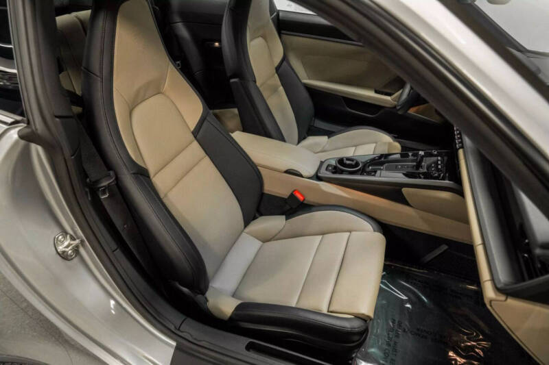 2025 Porsche 911 Carrera