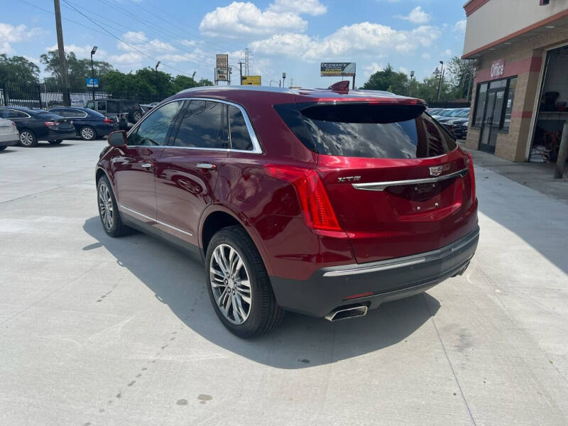 Used 2018 Cadillac XT5 Premium Luxury with VIN 1GYKNERS3JZ227850 for sale in Detroit, MI