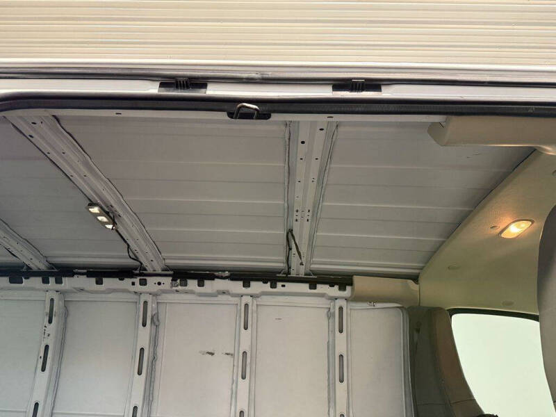 2017 GMC Savana 2500