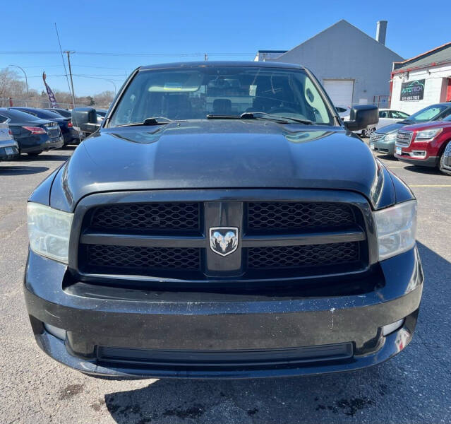 2009 Dodge Ram 1500 Pickup SLT photo 2