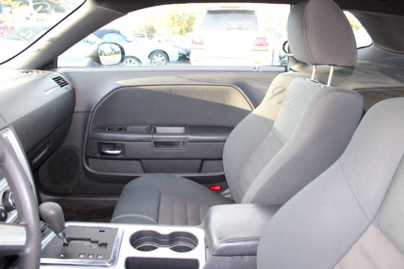 2010 Dodge Challenger SE