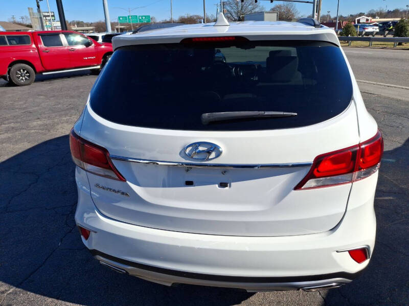 2017 Hyundai Santa Fe SE