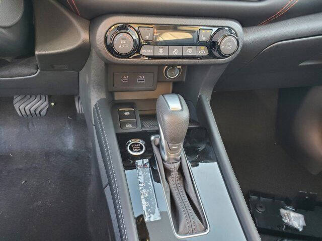 2024 Nissan Kicks SR