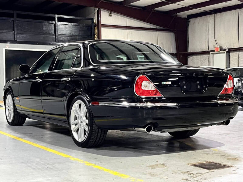 2004 Jaguar XJR