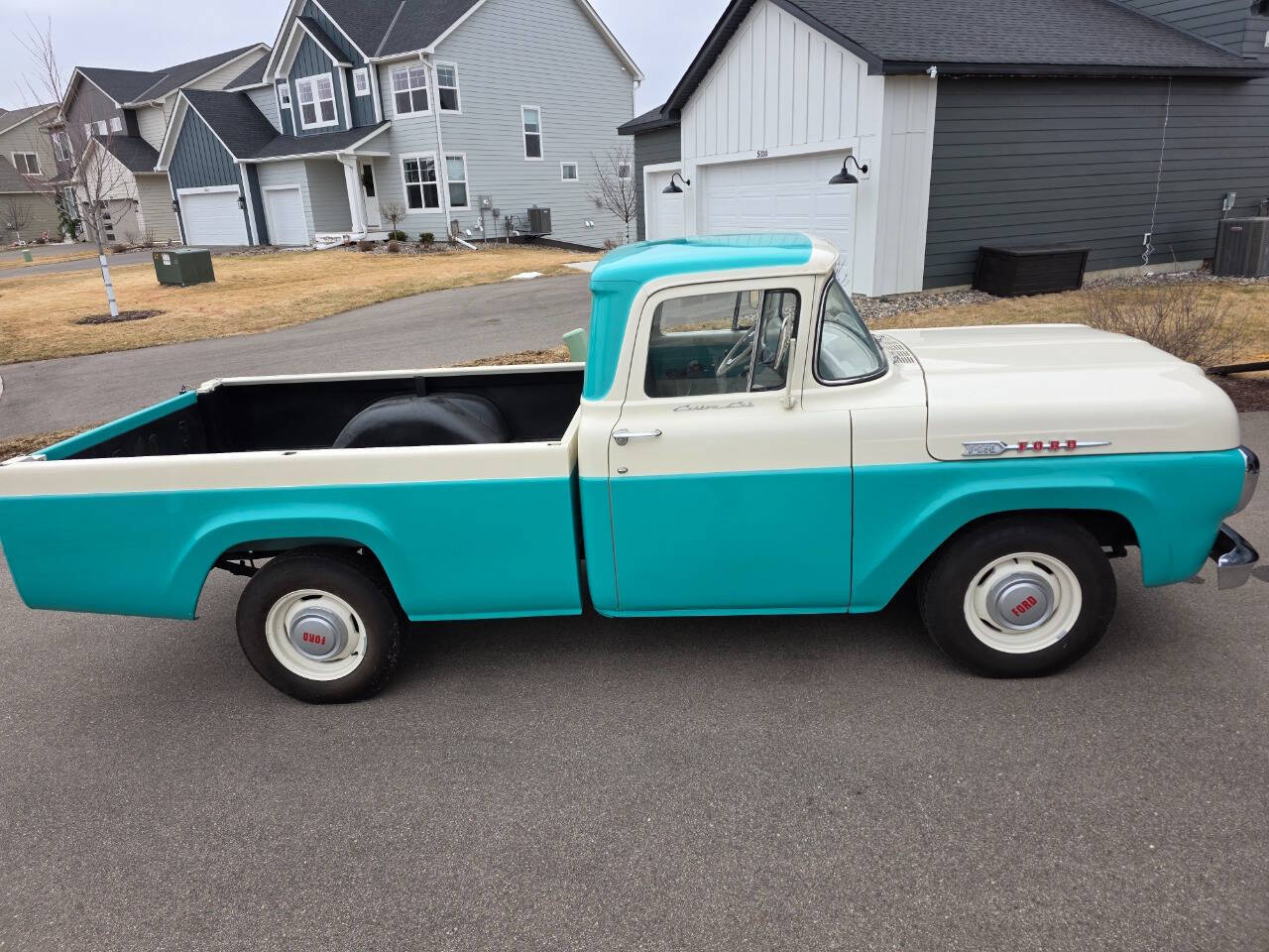 1960 Ford F-250 32