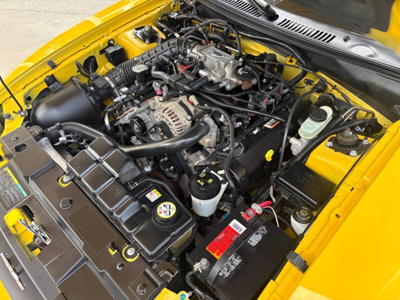 2004 Ford Mustang GT Deluxe
