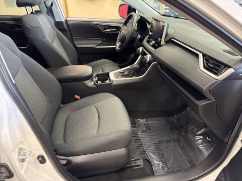 2021 Toyota RAV4 Hybrid XLE