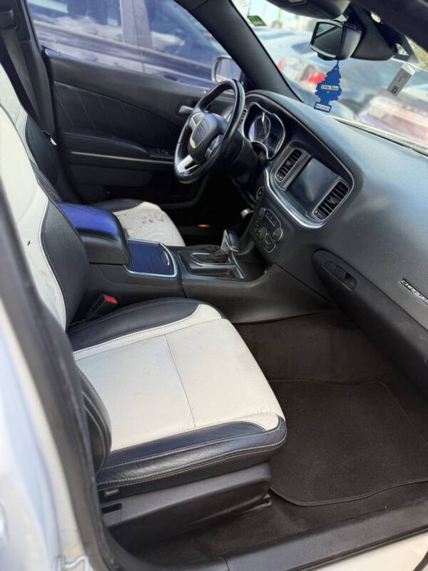 2015 Dodge Charger SXT