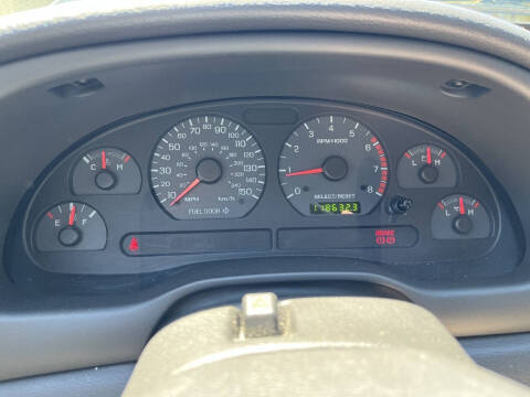 2002 Ford Mustang GT Deluxe