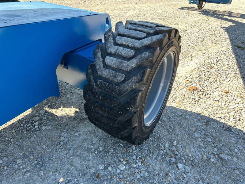 2015 Genie S-85 Boom / Manlift