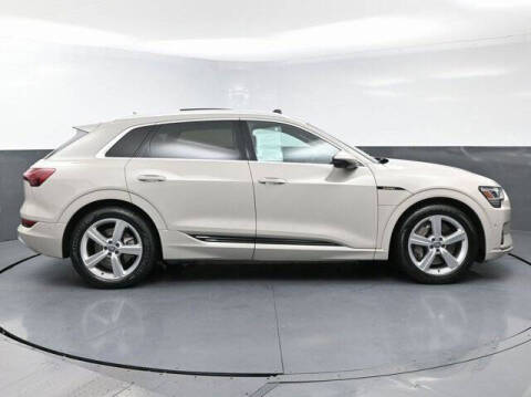 2019 Audi e-tron quattro Premium Plus