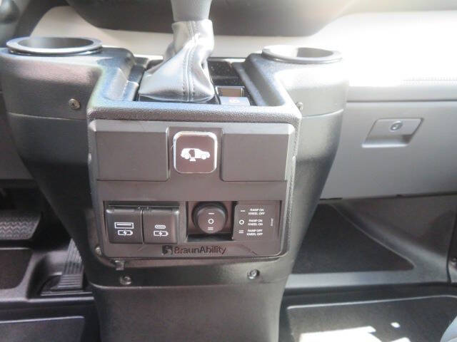 2024 Toyota Sienna XLE 7-Passenger