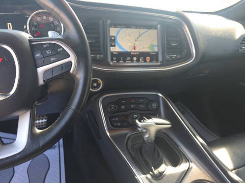 2016 Dodge Challenger SXT Plus