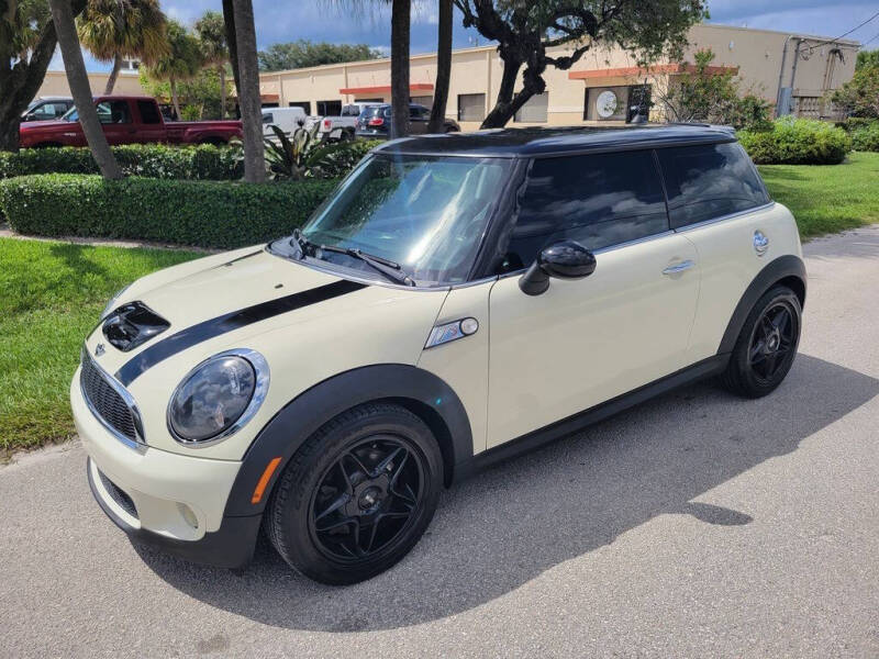 2009 MINI Cooper for sale at City Imports LLC in West Palm Beach FL