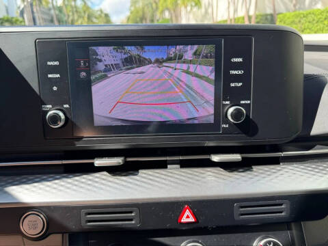 2024 Kia Carnival LX