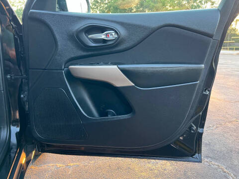 2017 Jeep Cherokee Sport