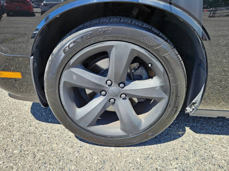 2013 Dodge Challenger SXT