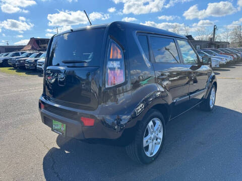 2011 Kia Soul +