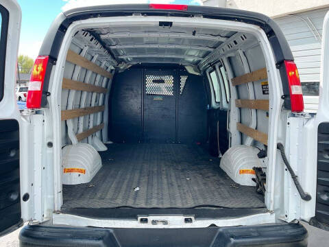 2023 Chevrolet Express 2500