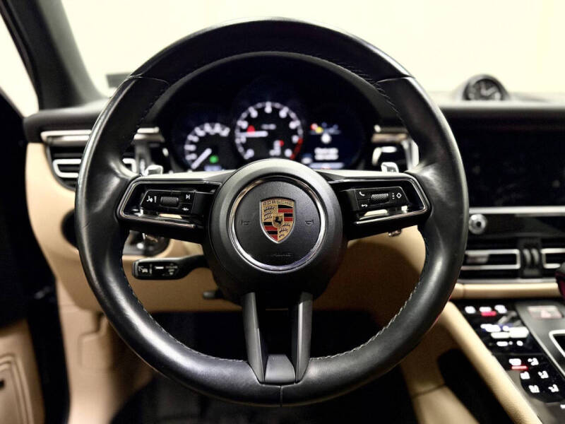 2023 Porsche Macan T