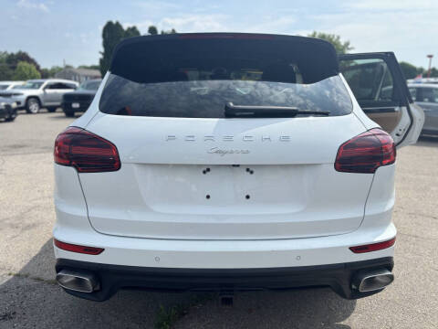 2018 Porsche Cayenne Platinum Edition