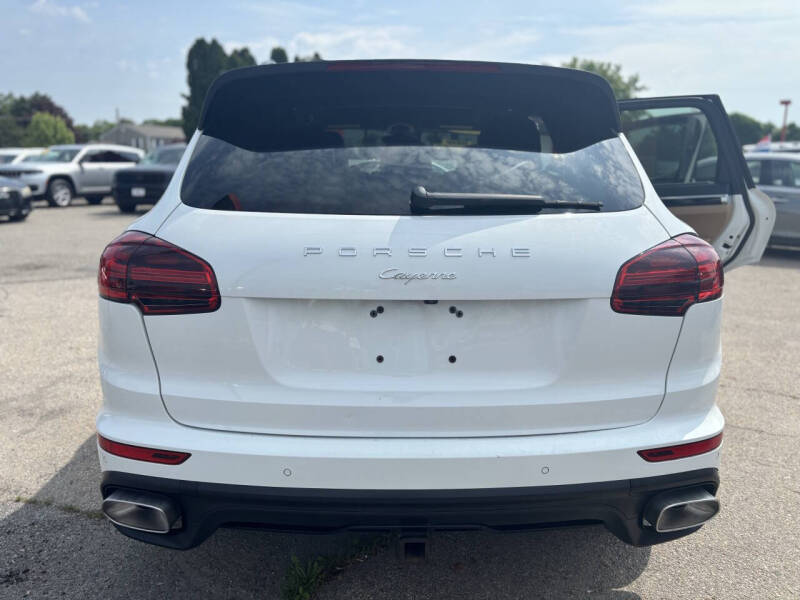 2018 Porsche Cayenne Platinum Edition