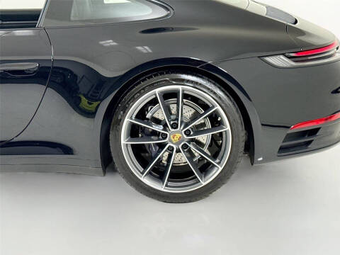 2022 Porsche 911 Carrera