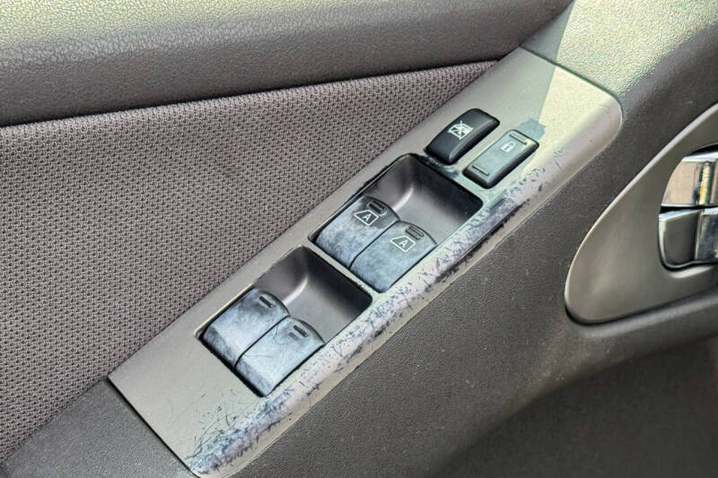 2012 Nissan Pathfinder SV