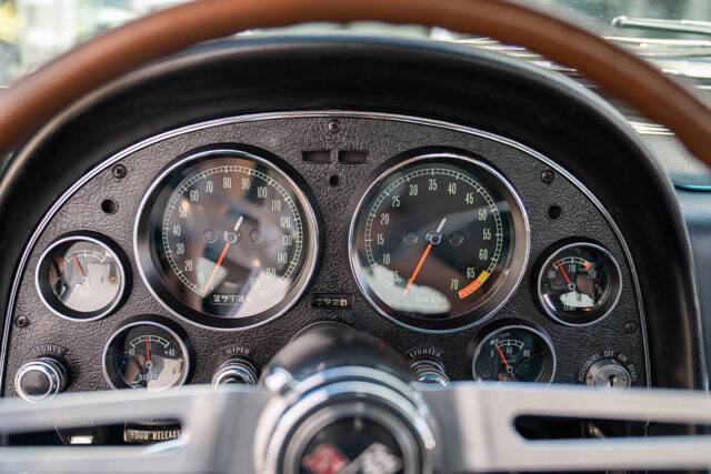 1967 Chevrolet Corvette 21