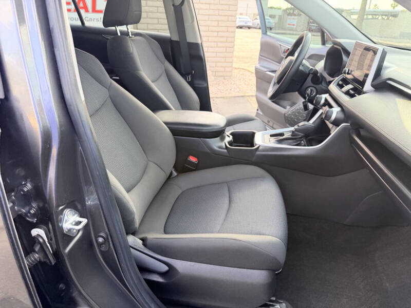 2023 Toyota RAV4 LE