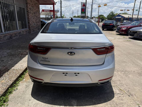 2017 Kia Cadenza Premium