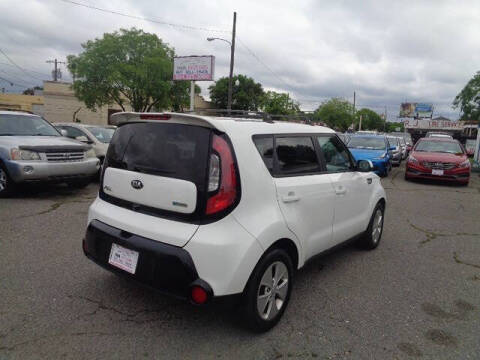 2016 Kia Soul +