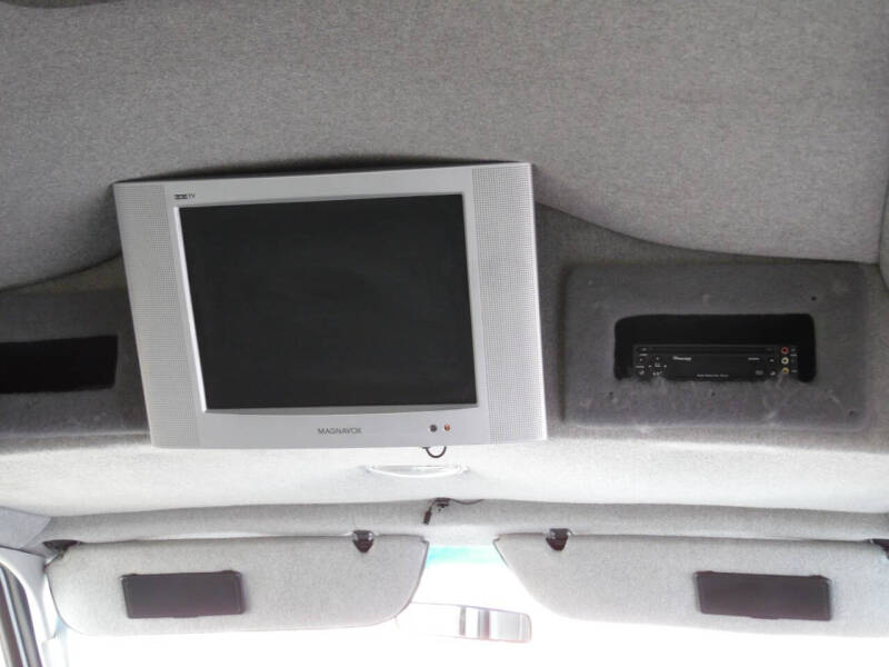 2004 Ford E-Series E-250